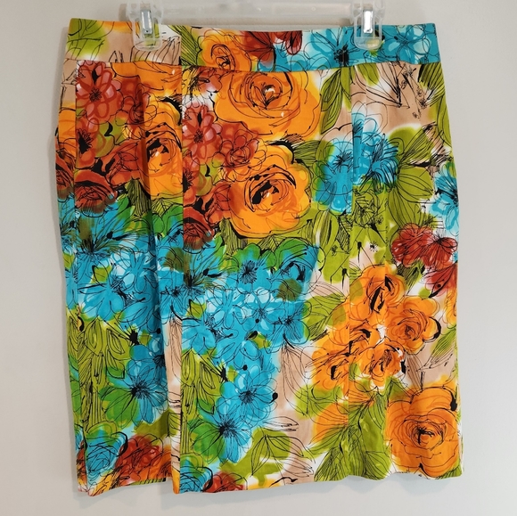 ➕️ Harve Benard Floral Skirt - Picture 2 of 5